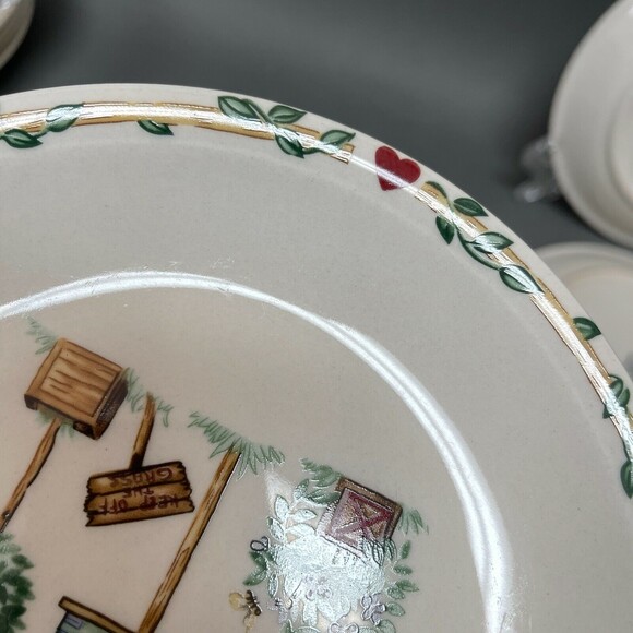 Thomson Pottery Salad Plates Birdhouse Birds Heart Vine Border 7 5/8" Lot of 4 - Picture 8 of 11